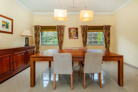 Moradia T4 de Luxo com Vista Golf na Exclusiva Quinta da Beloura I, Sintra