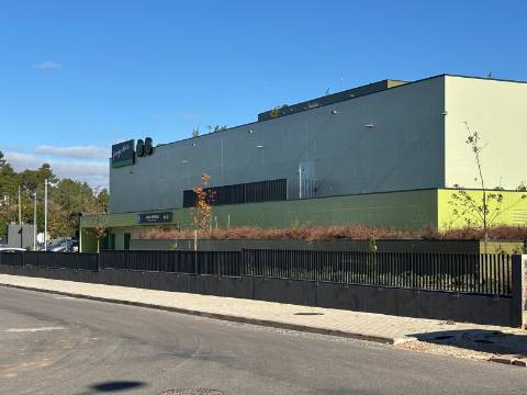 Andar de moradia T2 com amplo espaço exterior no Murtal — Parede