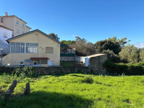 Andar de moradia T2 com amplo espaço exterior no Murtal — Parede