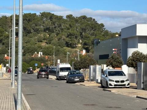 Andar de moradia T2 com amplo espaço exterior no Murtal — Parede