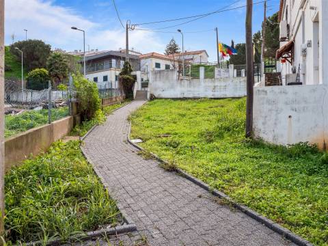 Andar de moradia T2 com amplo espaço exterior no Murtal — Parede
