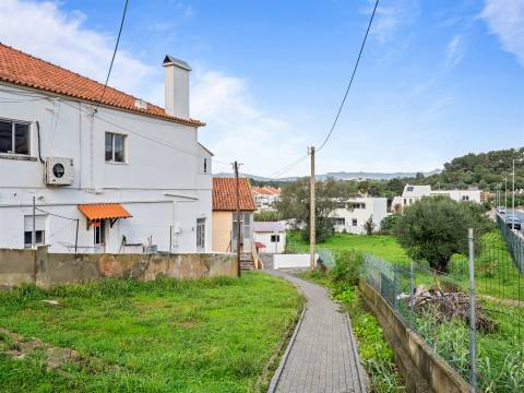 Andar de moradia T2 com amplo espaço exterior no Murtal — Parede