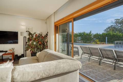 Moradia de Luxo a 5 Minutos da Praia de Magoito – Sintra