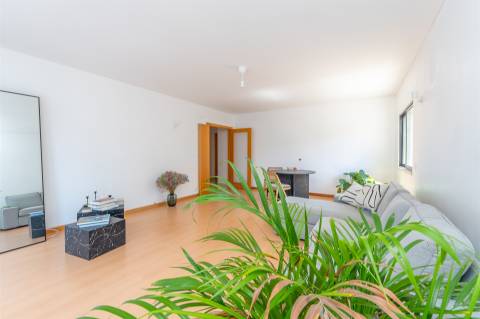 Magnifico Apartamento para arrendar com 104m2 Pronto a Habitar