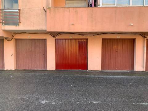Garagem  com 17 m² em Mem-Martins