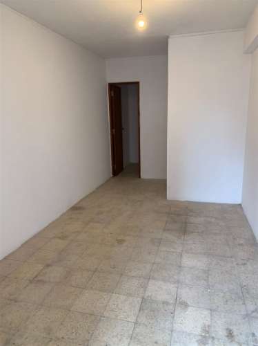 Garagem para arrendar com 14 m² em Mem- Martims Garagem para arrendamento com 14 m² em Mem-Martins