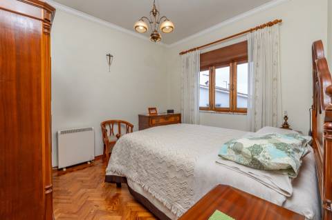 Moradia de 4 assoalhadas na Amora.