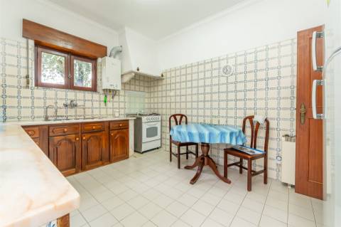 Moradia de 4 assoalhadas na Amora.