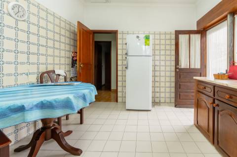 Moradia de 4 assoalhadas na Amora.