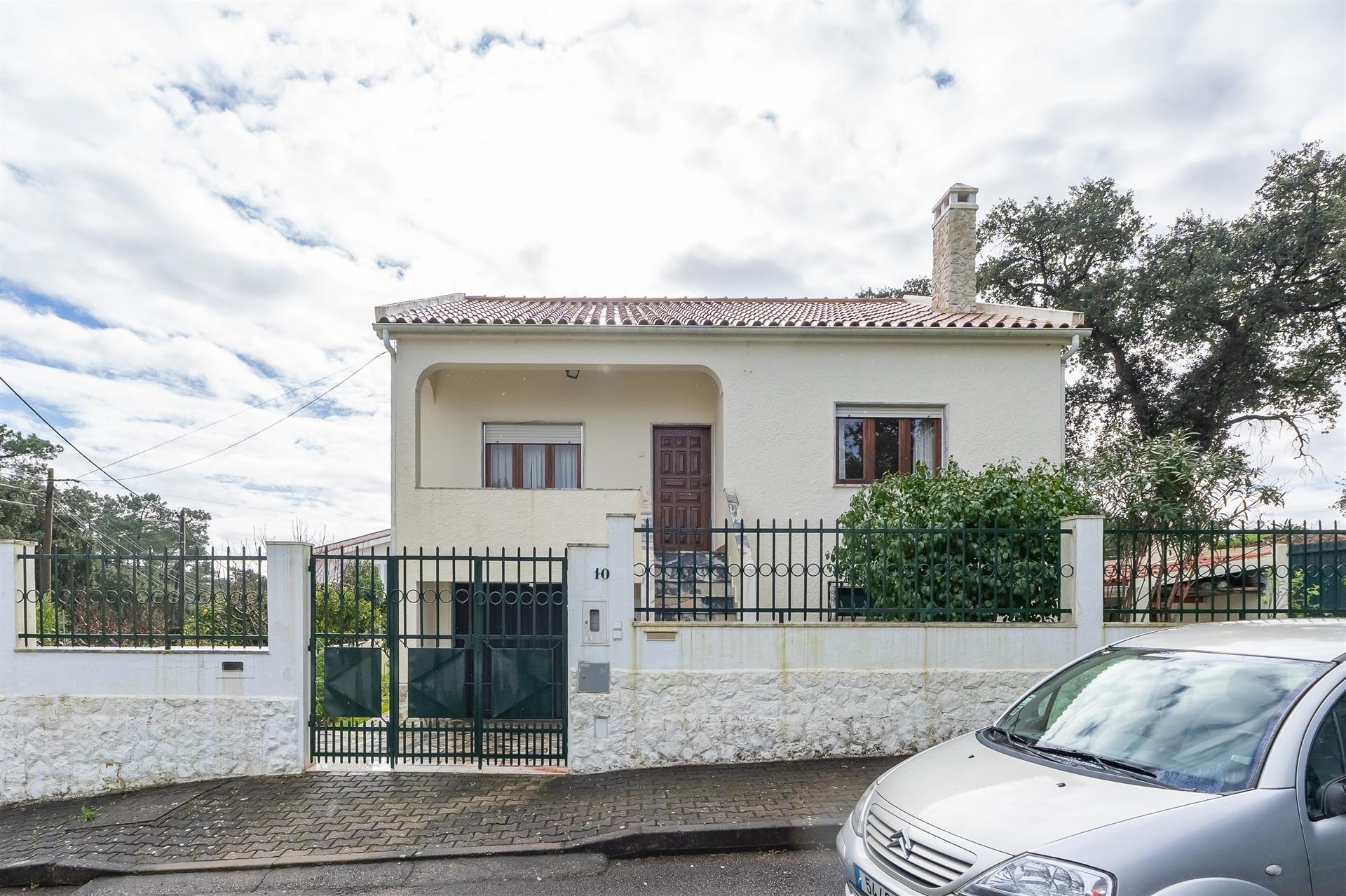 Moradia de 4 assoalhadas na Amora.