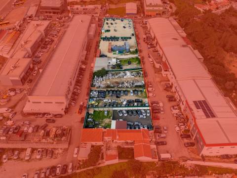 Terreno Industrial com Rendimento Imediato – Localização Estratégica | Cascais