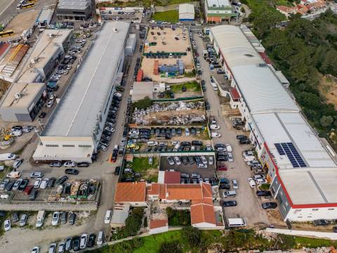 Terreno Industrial com Rendimento Imediato – Localização Estratégica | Cascais