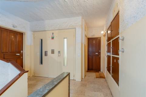 T1 de Luxo para Arrendamento no Monte Estoril