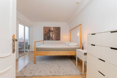 Apartamento T1 para Arrendamento em Cascais com Vista Mar