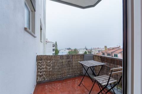 Apartamento T1 para Arrendamento em Cascais com Vista Mar