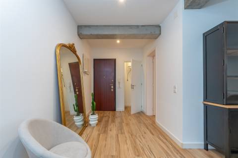 Apartamento T1 para Arrendamento em Cascais com Vista Mar