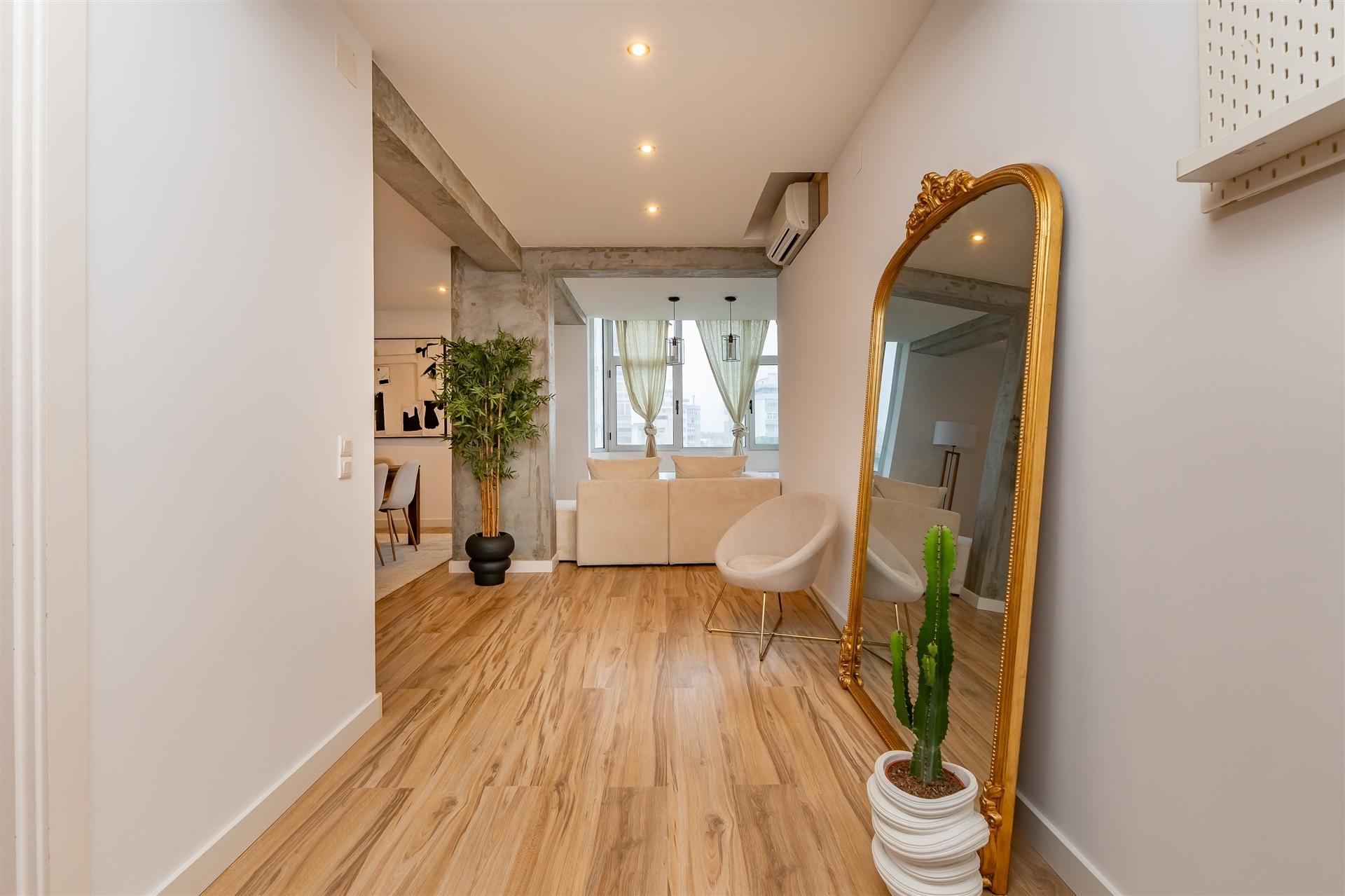 Apartamento T1 para Arrendamento em Cascais com Vista Mar