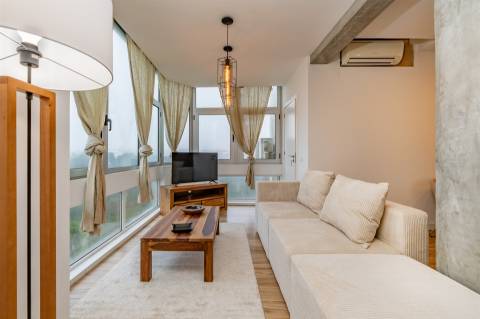 Apartamento T1 para Arrendamento em Cascais com Vista Mar