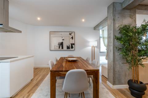 Apartamento T1 para Arrendamento em Cascais com Vista Mar