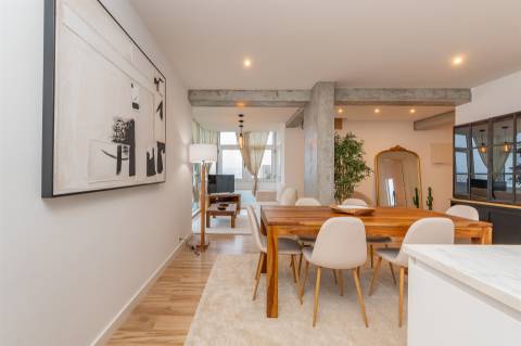 Apartamento T1 para Arrendamento em Cascais com Vista Mar