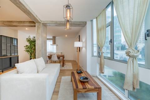 Apartamento T1 para Arrendamento em Cascais com Vista Mar