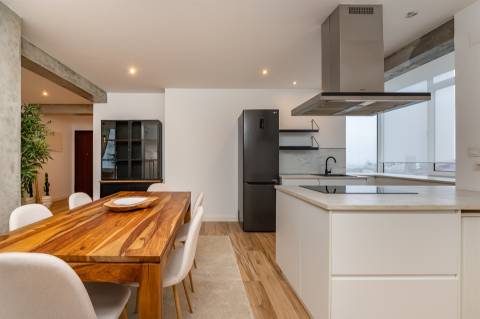 Apartamento T1 para Arrendamento em Cascais com Vista Mar