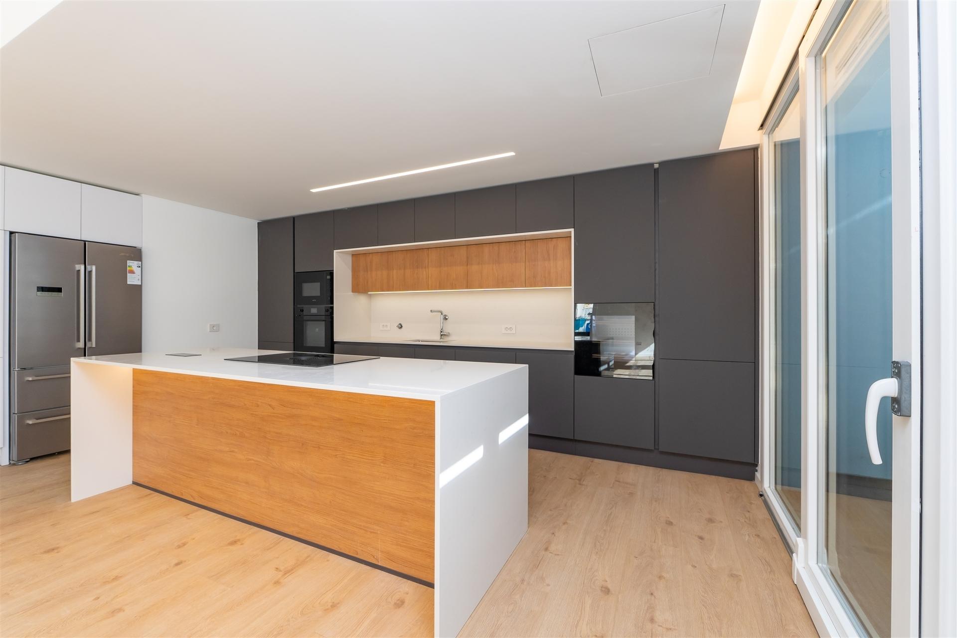 Apartamento T3 novo em Cascais ao lado do mar
