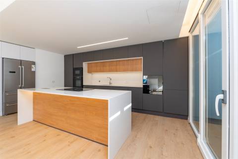 Apartamento T3 novo em Cascais ao lado do mar