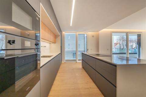 Apartamento T3 novo em Cascais ao lado do mar