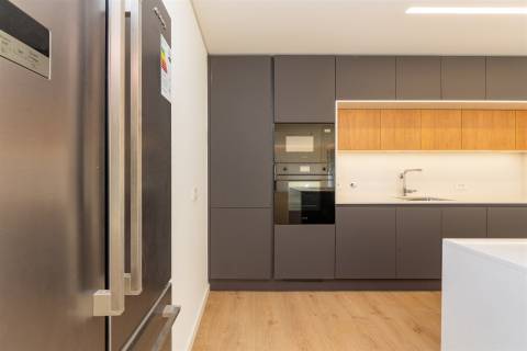 Apartamento T3 novo em Cascais ao lado do mar