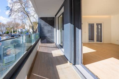 Apartamento T3 novo em Cascais ao lado do mar