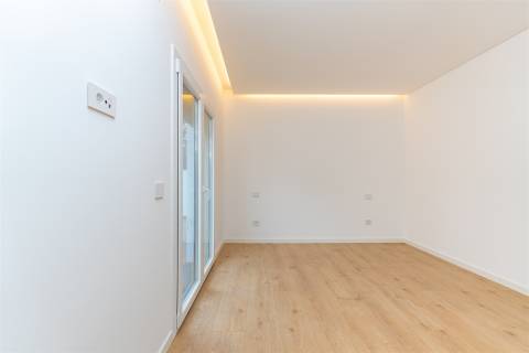 Apartamento T3 novo em Cascais ao lado do mar