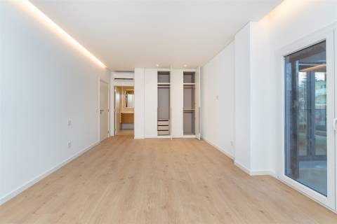 Apartamento T3 novo em Cascais ao lado do mar