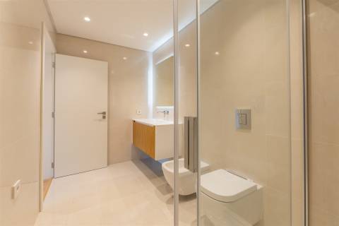 Apartamento T3 novo em Cascais ao lado do mar