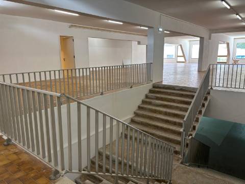 Espaço comercial excecional com 1143.27 m², no coração histórico de Cascais.