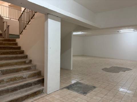 Espaço comercial excecional com 1143.27 m², no coração histórico de Cascais.