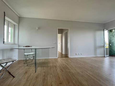 Apartamento T2 no centro de Cascais para arrendamento.