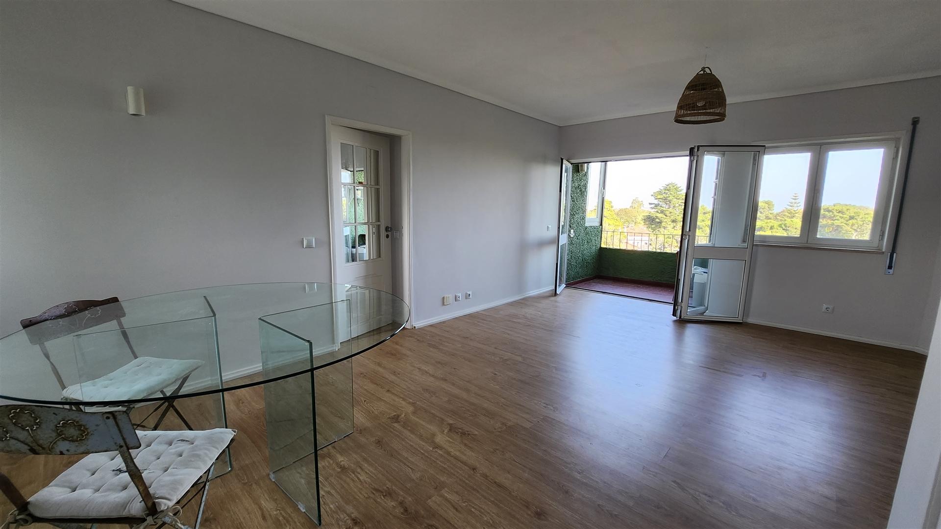 Apartamento T2 no centro de Cascais para arrendamento.