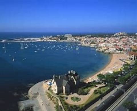 Apartamento T2 no centro de Cascais para arrendamento.