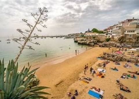 Apartamento T2 no centro de Cascais para arrendamento.