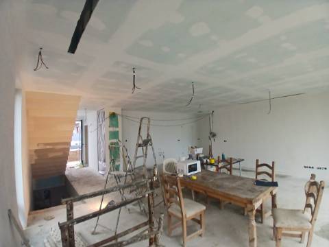 Moradia contemporânea isolada T4 com piscina, a 5 minutos da Praia do Guincho