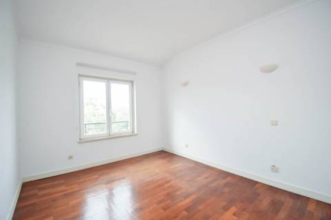 Apartamento T3 para arrendar no Monte Estoril