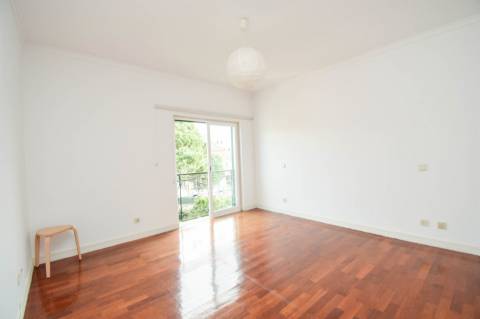 Apartamento T3 para arrendar no Monte Estoril