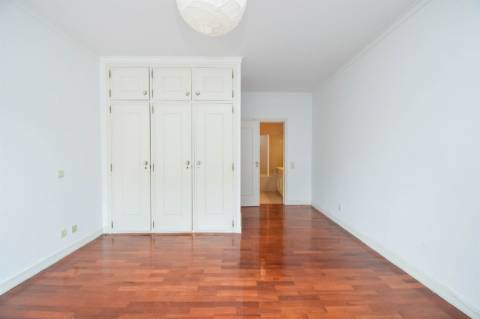 Apartamento T3 para arrendar no Monte Estoril
