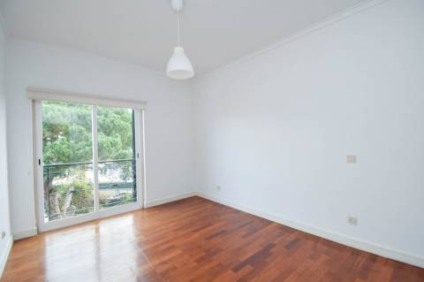 Apartamento T3 para arrendar no Monte Estoril