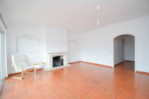 Apartamento T3 para arrendar no Monte Estoril