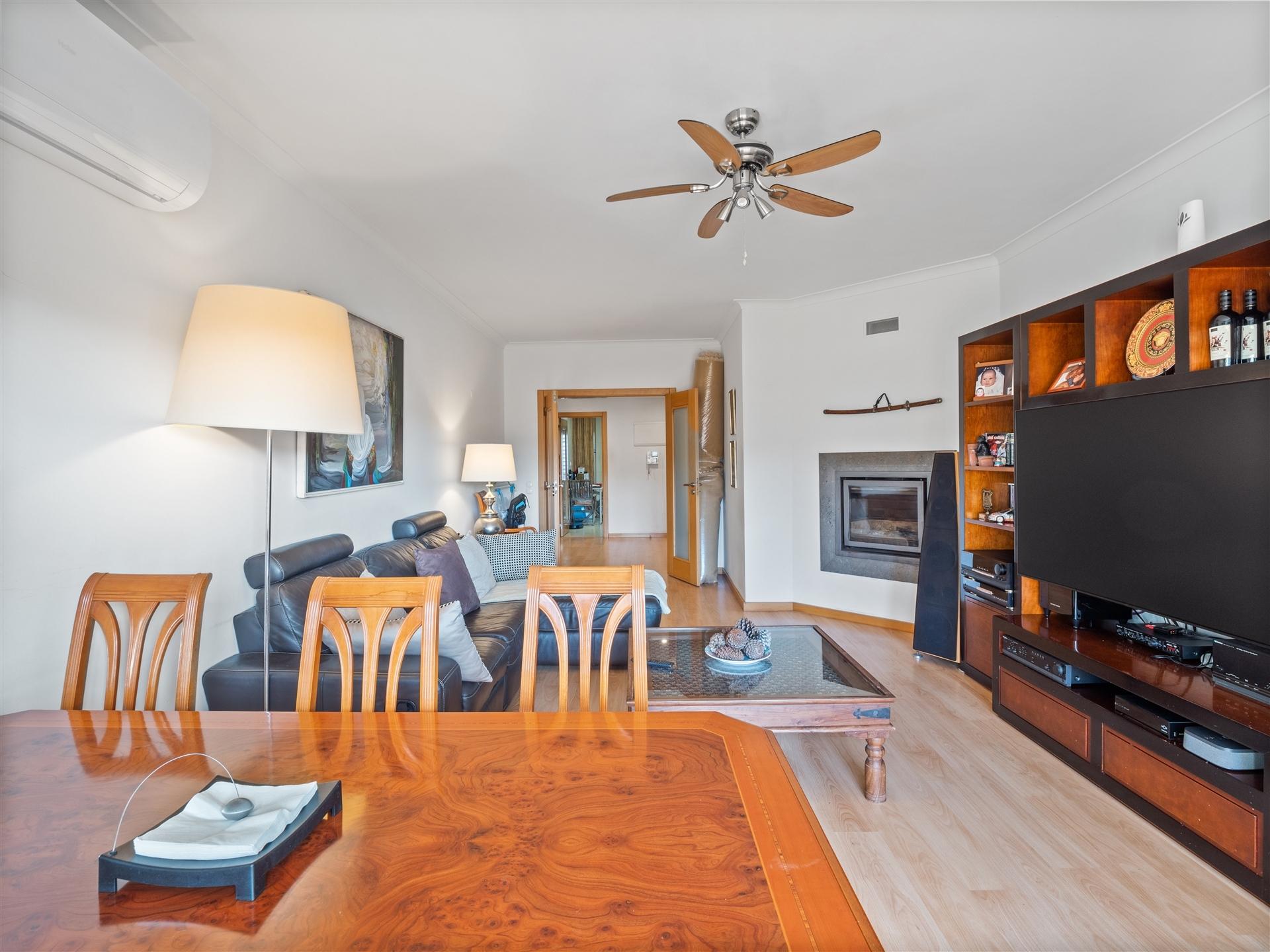 T2 em Condomínio Fechado com piscina