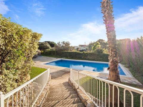 T2 em Condomínio Fechado com piscina