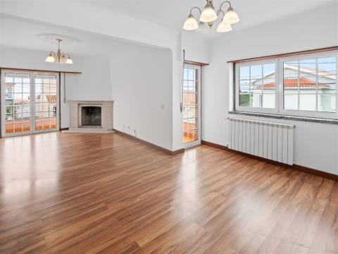 Moradia T4 para arrendamento em Cascais