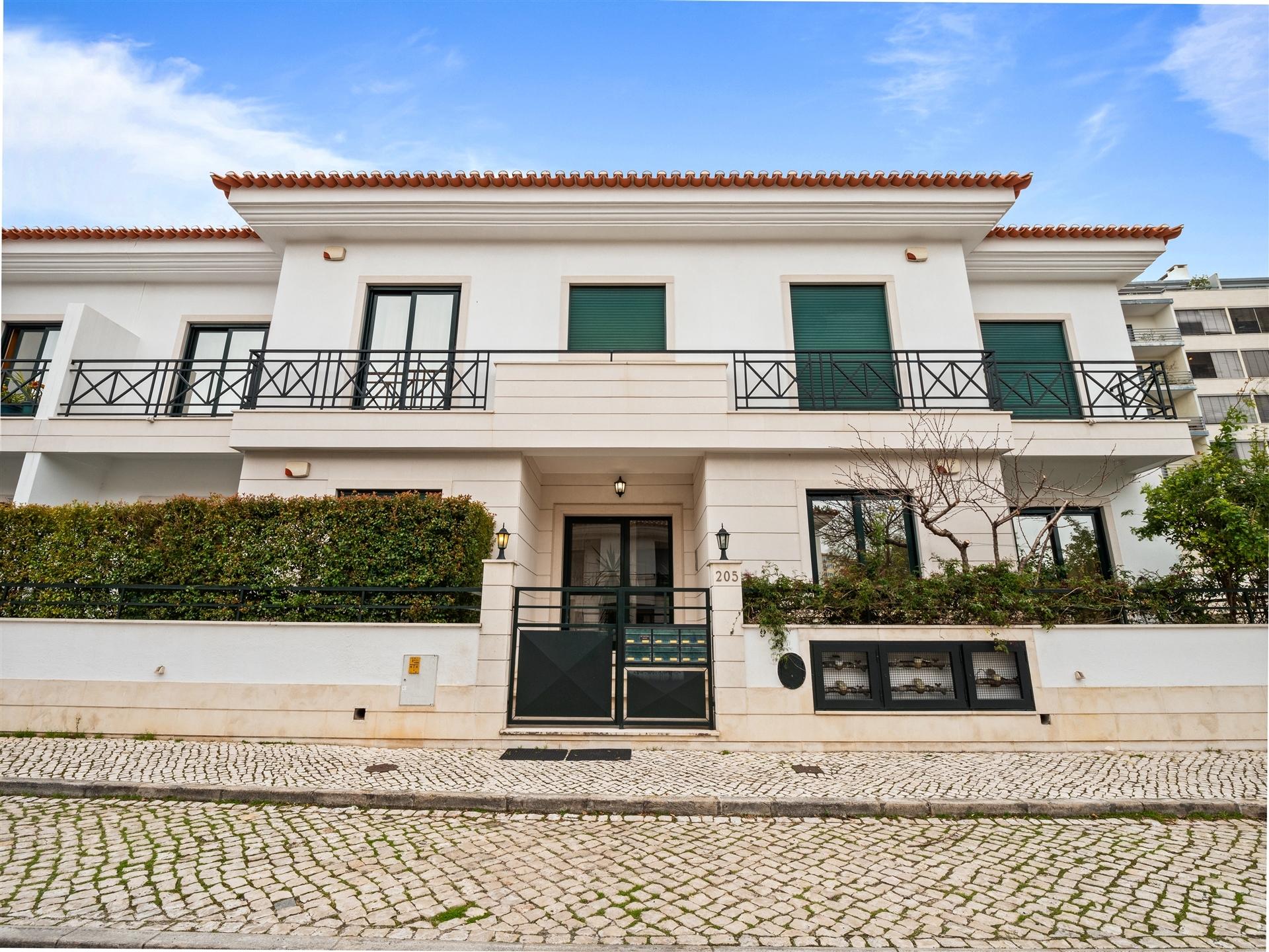 Apartamento T3, mobilado para arrendamento